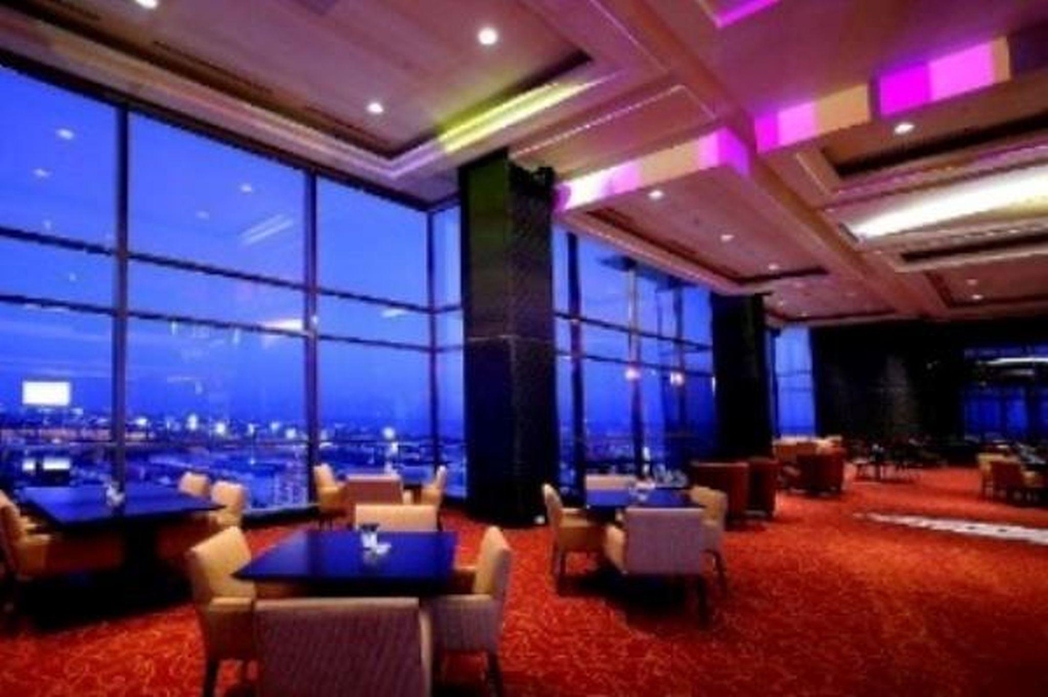 Hotel The Bellevue Manila à Muntinlupa City Extérieur photo