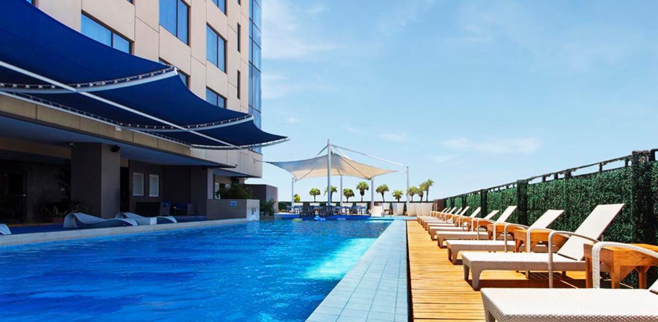 Hotel The Bellevue Manila à Muntinlupa City Extérieur photo