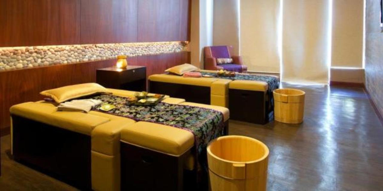 Hotel The Bellevue Manila à Muntinlupa City Extérieur photo