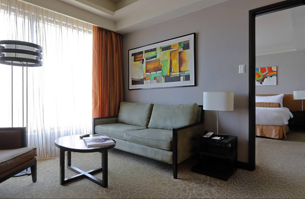 Hotel The Bellevue Manila à Muntinlupa City Extérieur photo