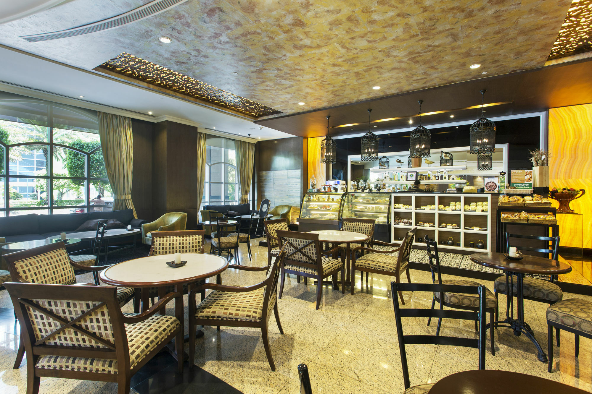 Hotel The Bellevue Manila à Muntinlupa City Extérieur photo
